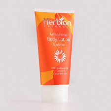 Herbion Naturals Moisturing Body Lotion 100ml (with Aumflower Oil, Lemon & Cucumber Juice))
